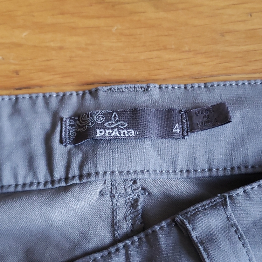 Prana brand Hiking pants, multi pocket, zip off